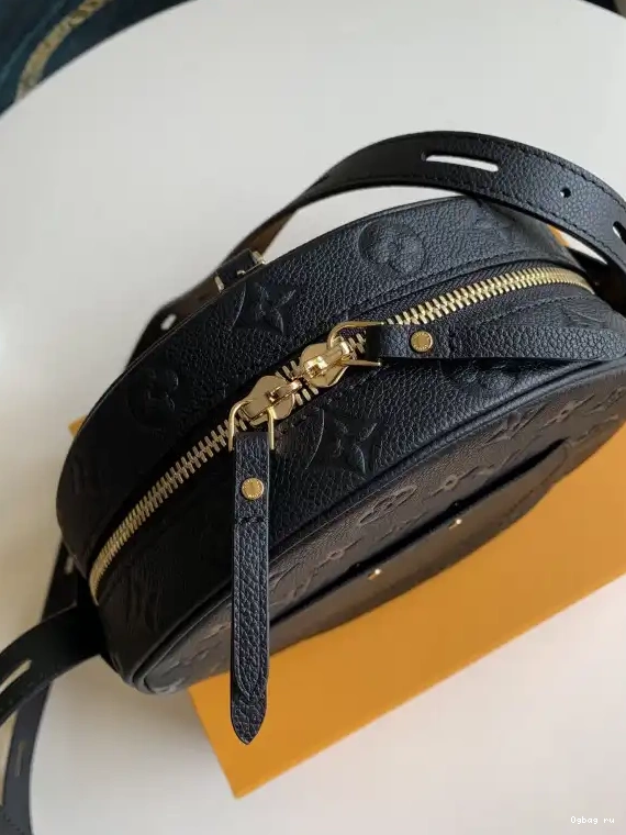 CHAPEAU LOUIS MM BOITE SOUPLE VUITTON 0627